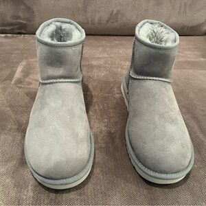 UGG Classic Mini II Ash Fog Suede Women’s Boots Size 10 NEW